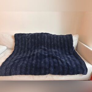 Indigo Faux Fur Throw Blanket in Navy Blue